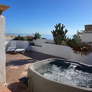 Apartment Penthouse With Private Roof Terrace And Jacuzzi, Fuengirola